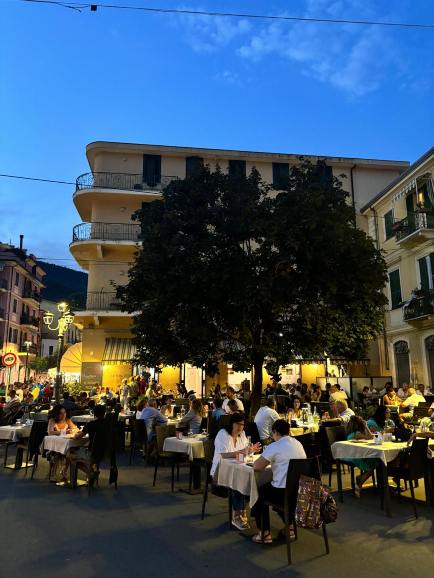 Albergo Florida Taggia Exteriér fotografie